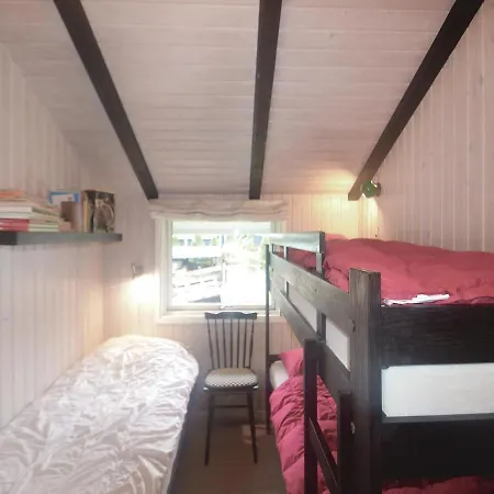 Three-bedroom Holiday In Vaggerlose * Bøtø By