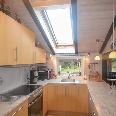 Three-bedroom Holiday In Vaggerlose * Bøtø By