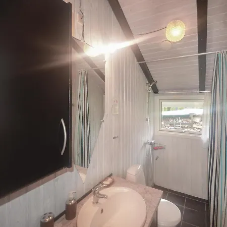 Three-bedroom Holiday In Vaggerlose * Bøtø By